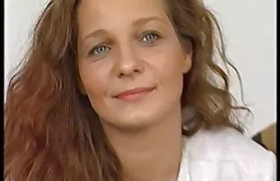 XXX düğmesine zikiş izle tıklayın, Bir yaştaki kadının videosunu beğendiyseniz,