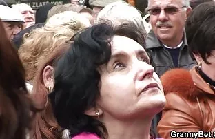 XXX arşivinden çıkan sıcak anal ve oral seks, bu orijinal çifti izlememizi lezbiyenpornu