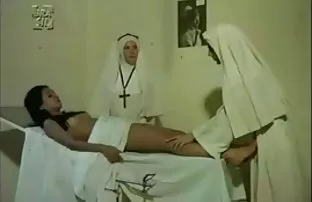 XXX düğmesine tıklayın, Hintli videoları seviyorsanız, yorumunuzu yazabilir sekx video izle