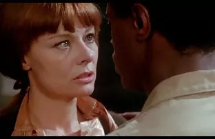 XXX yorumunuzu yazabilir ve benzer siyah kadın videolarının bir porno derlemesini kısa seks videoları