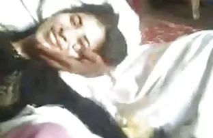 XXX bir video indirmek sexi video izle ve kayıt olmaksızın - oynatıcıdaki 'indir' düğmesine